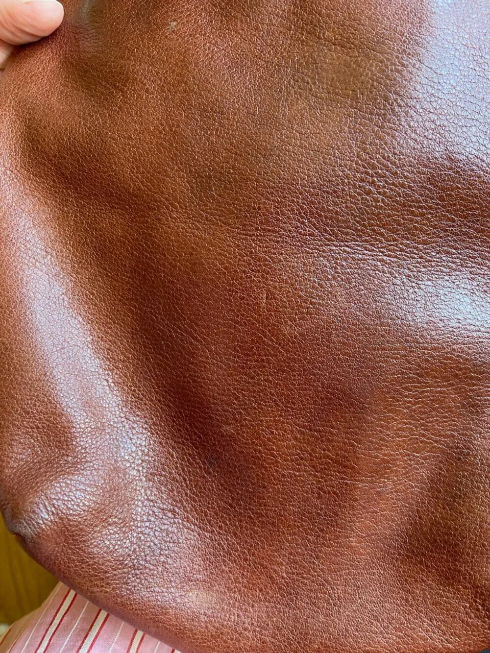 Leather crossbody in Saddle - GUC